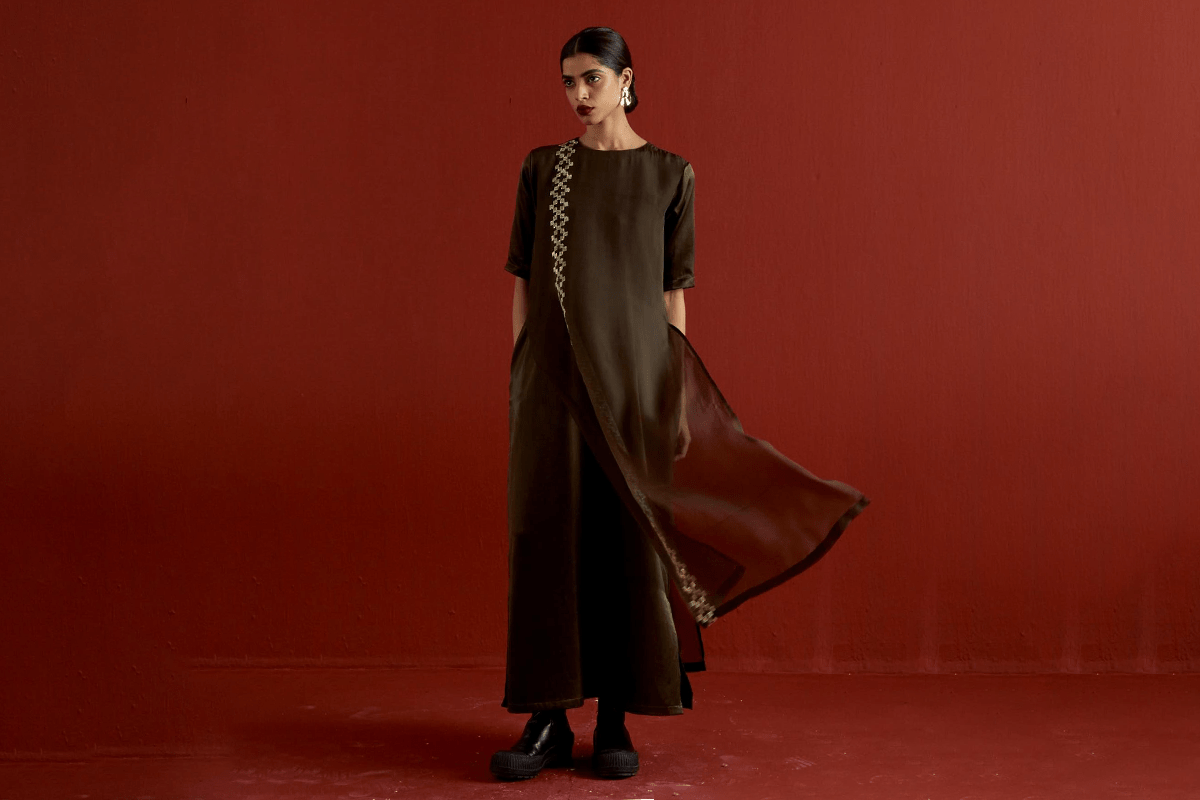 Minimalist Fashion in Australia: Key Trends for 2025 - Three Clothing