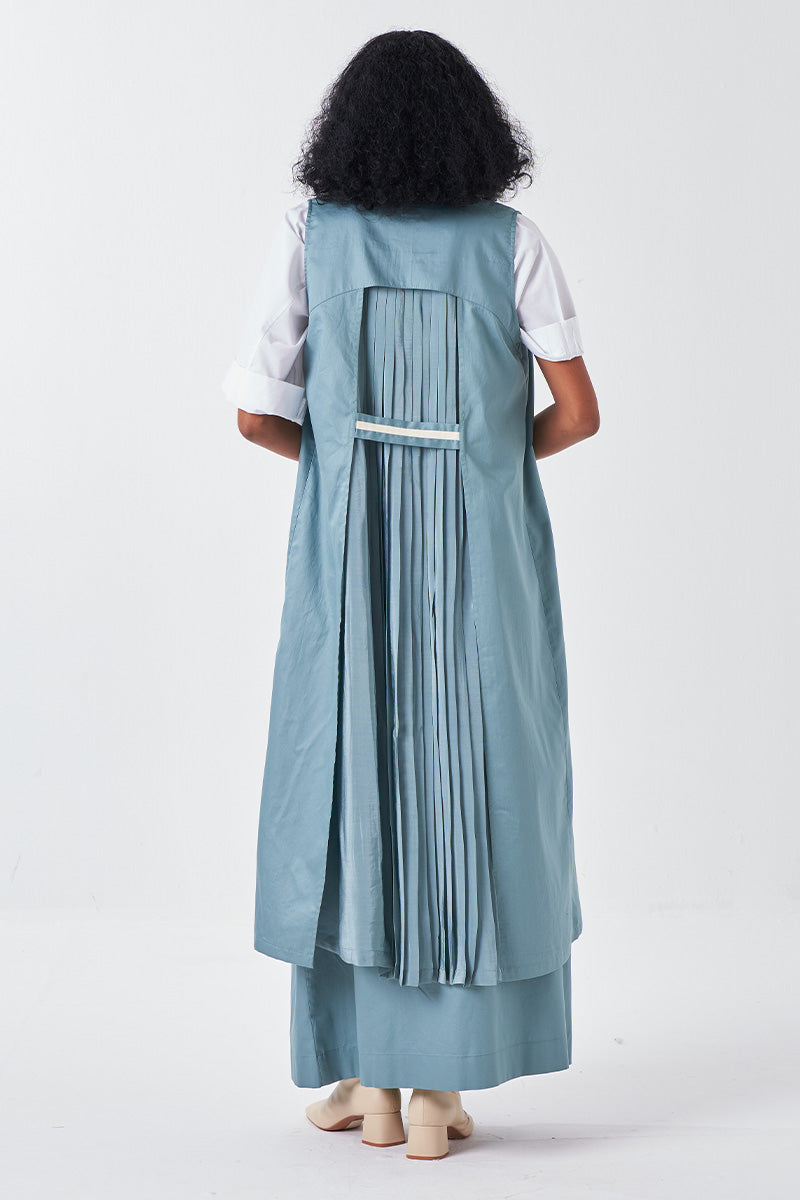 Sleeveless Back Pleat Jacket