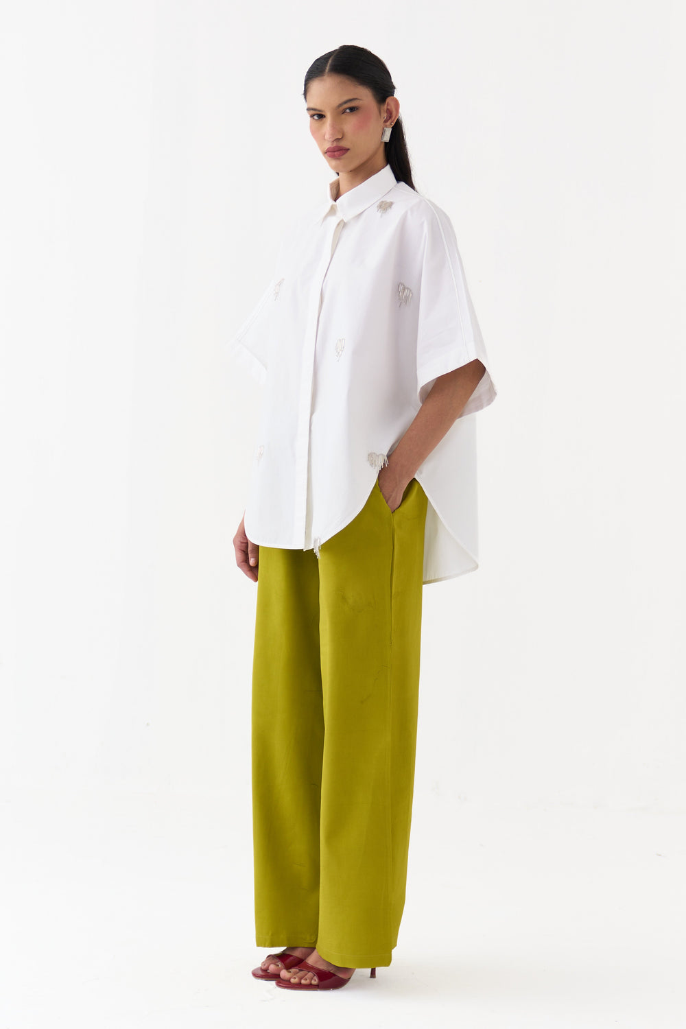 Hand Emb. Detail U-Hem Shirt