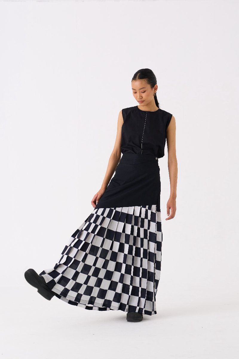 Checkered Skirt Black Check - Three