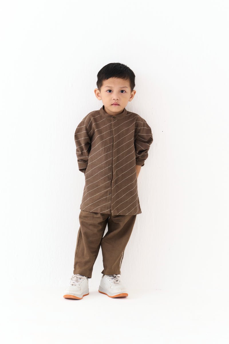 Linear Abstract Emb. Shirt - Three Clothing