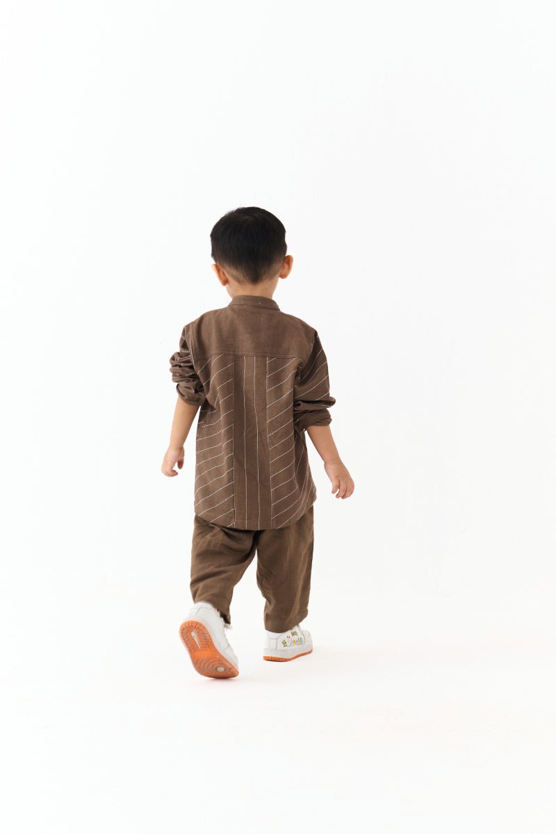 Linear Abstract Emb. Shirt - Three Clothing