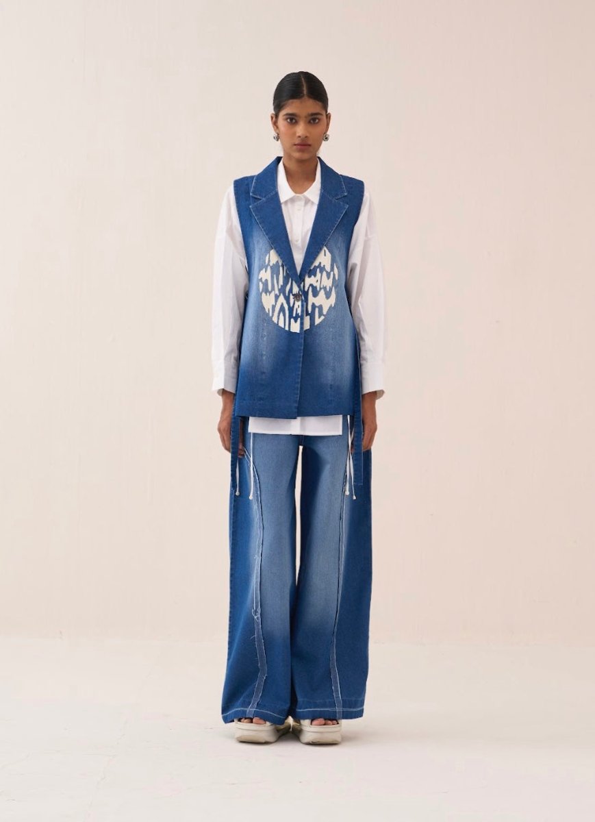 Side U - Panel Bottom - Three Clothing
