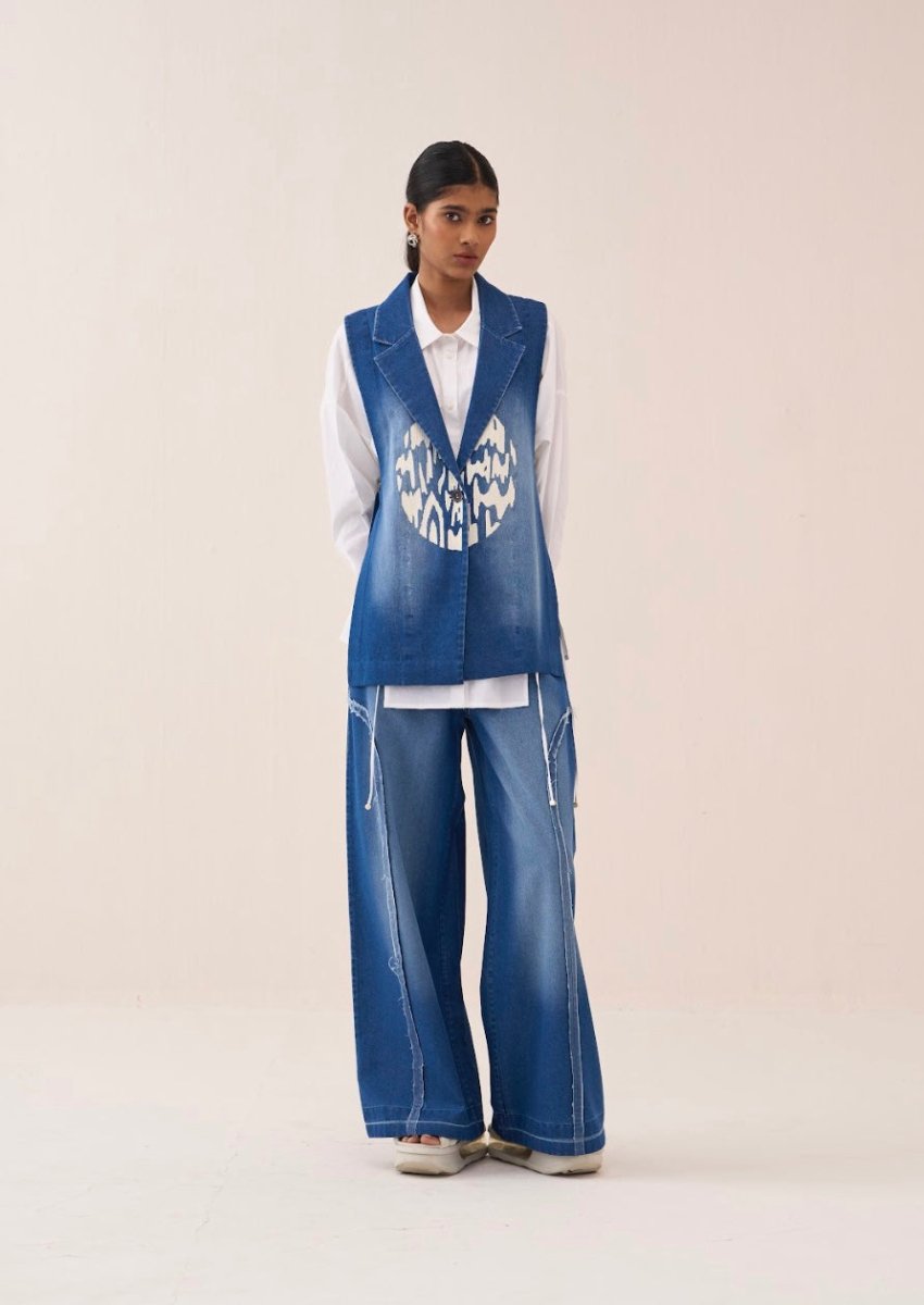 Side U - Panel Bottom - Three Clothing