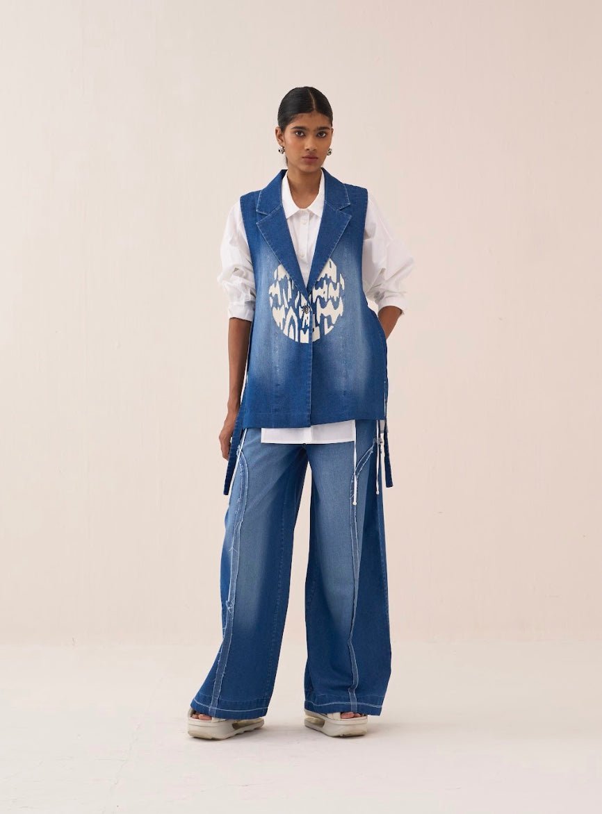 Side U - Panel Bottom - Three Clothing