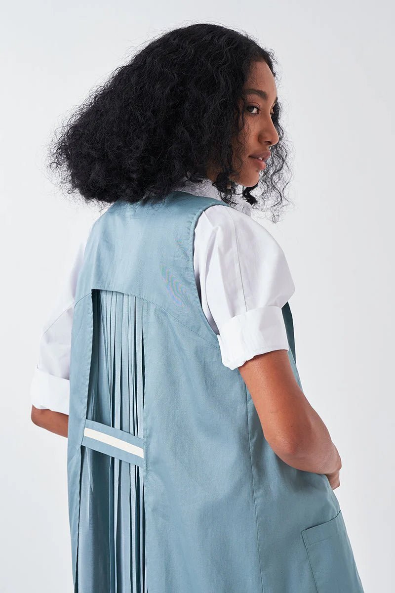 Sleeveless Back Pleat Jacket - Three Clothing